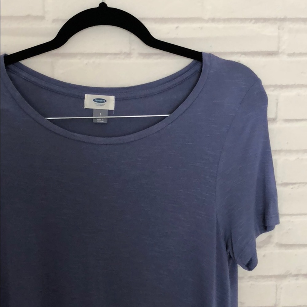 Old Navy basic Tee - Picture 2 of 3